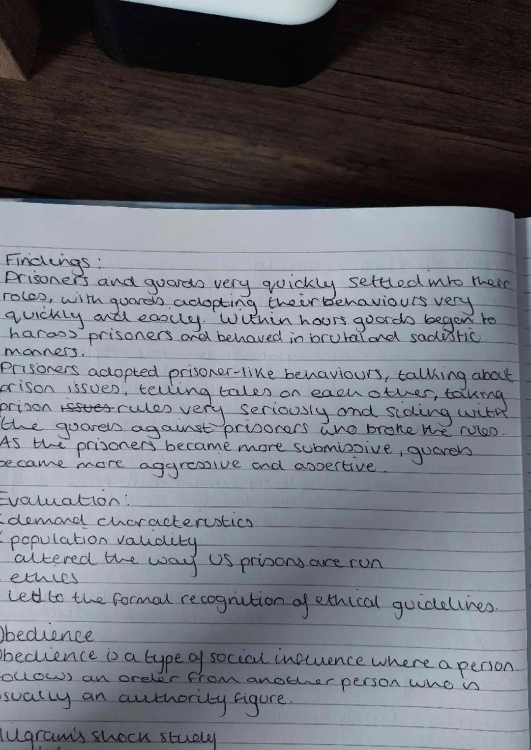 Social Influence
Conformity + majority influence
of conformity
Types of
турез
Compliance
son
A per
changes their public behaviour but not pr