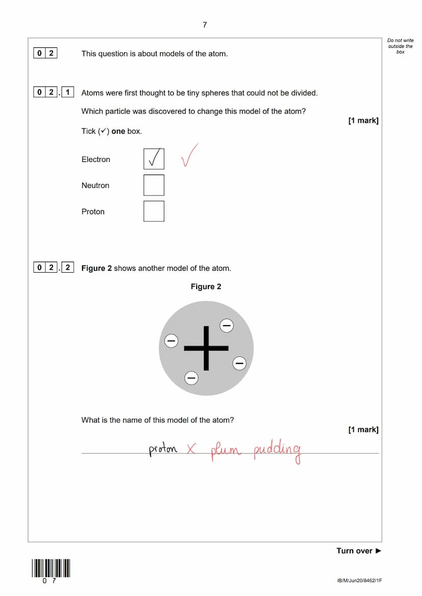 AQA
Please write clearly in block capitals.
Centre number
Surname
Forename(s)
Candidate signature
GCSE
CHEMISTRY
Foundation Tier
Le
I declar