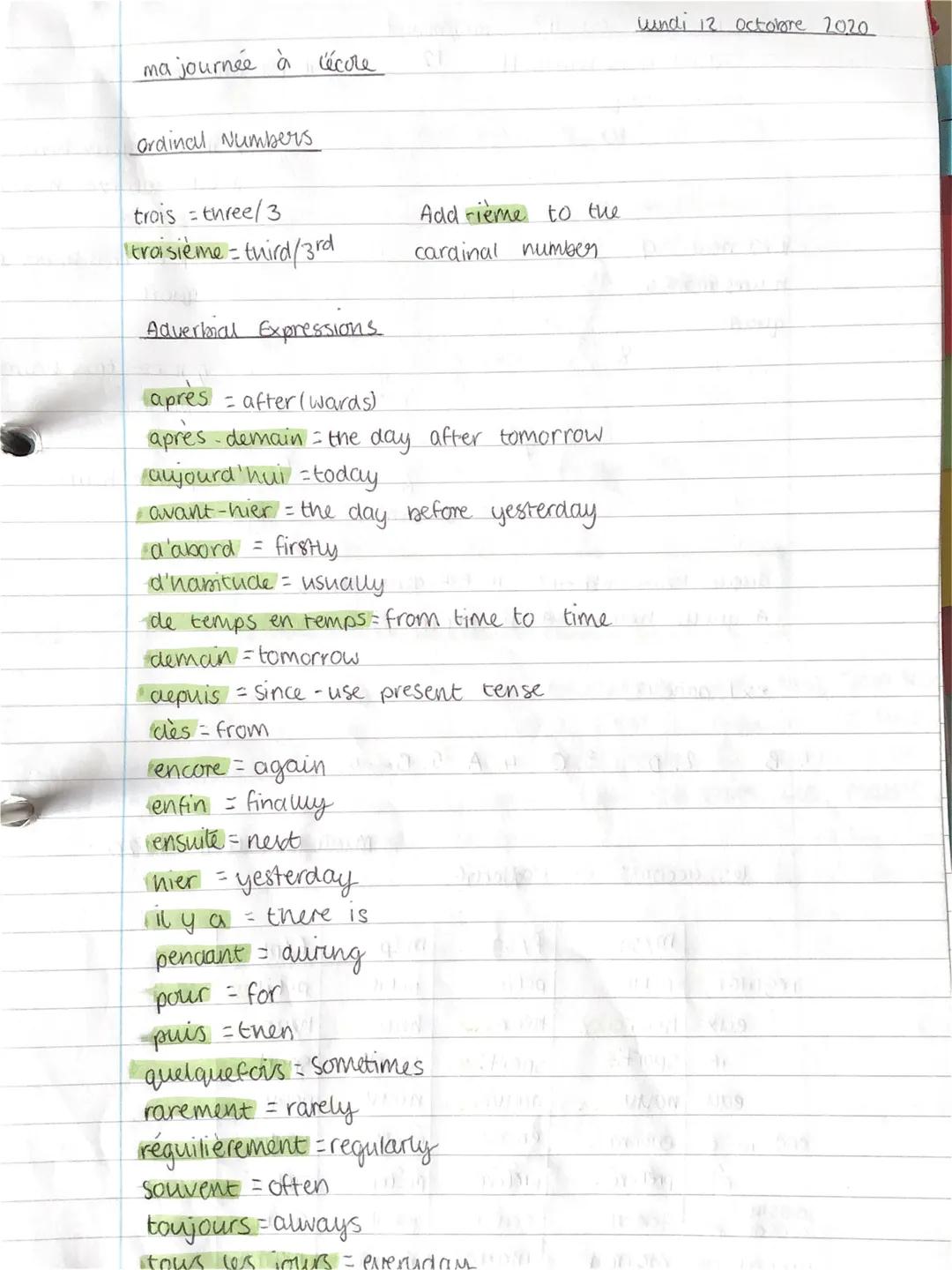 les
verbes
97
Jouer a + team sport =
je joue au basketbau (masc)
je joue à la pétanque (fem)
je joue aux boules (plu)
Joue de + musical inst