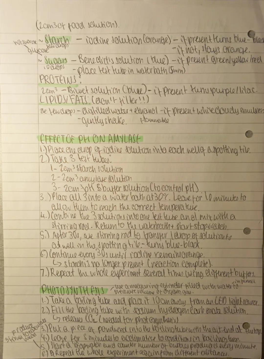 PAPERI-REQUIRED PRACTICALS
MICROSCOPES
1.) Place the ride onto the stage and cuse the clips to hold it in place.
2.) Select the lowest power
