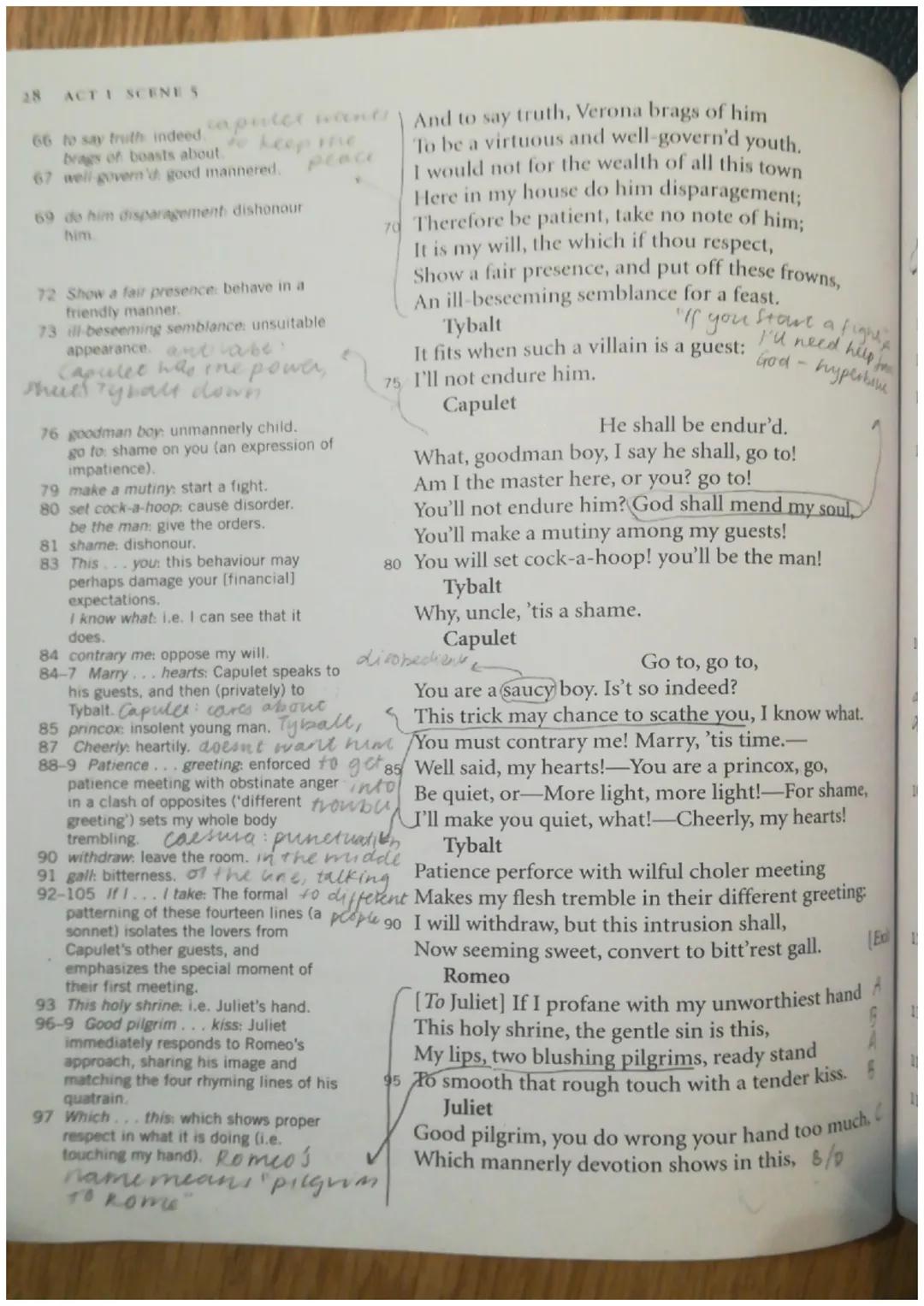 dramatic 'vony.
we know he's going a
to die
ACT 1 SCENE 5 25.
110 despised: despised.
clos'd: enclosed.
110 Of a despised life clos'd in my 
