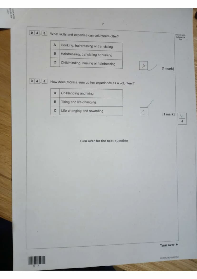 GCSE Spanish
Higher tier
Paper 3 Reading
Time allowed: 1 hour
Materials
You will need no other materials.
Instructions
• Use black ink or bl
