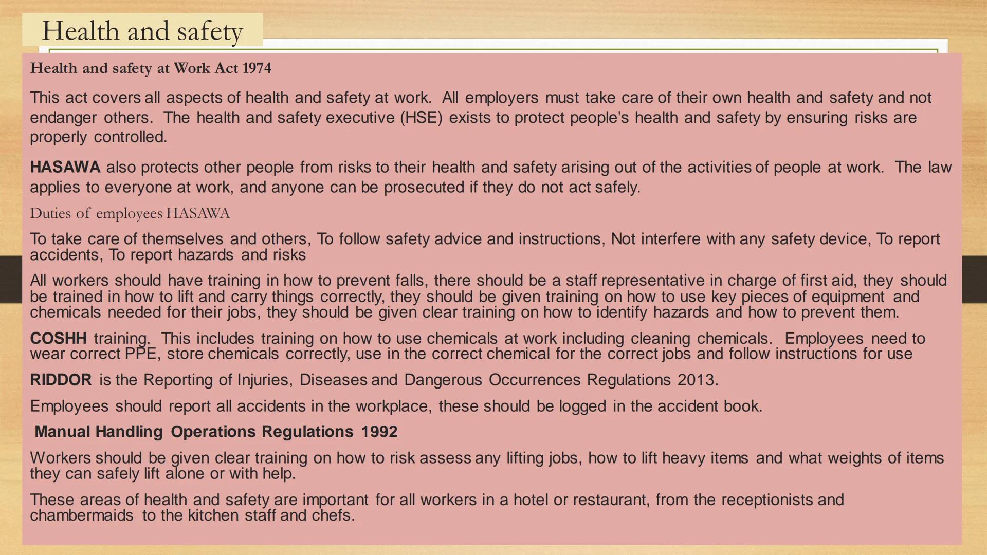 Staff structure in a Hotel
Job roles
The head bar
person will run the
bar, complete rotas
for staff and be
responsible for
ordering stock an