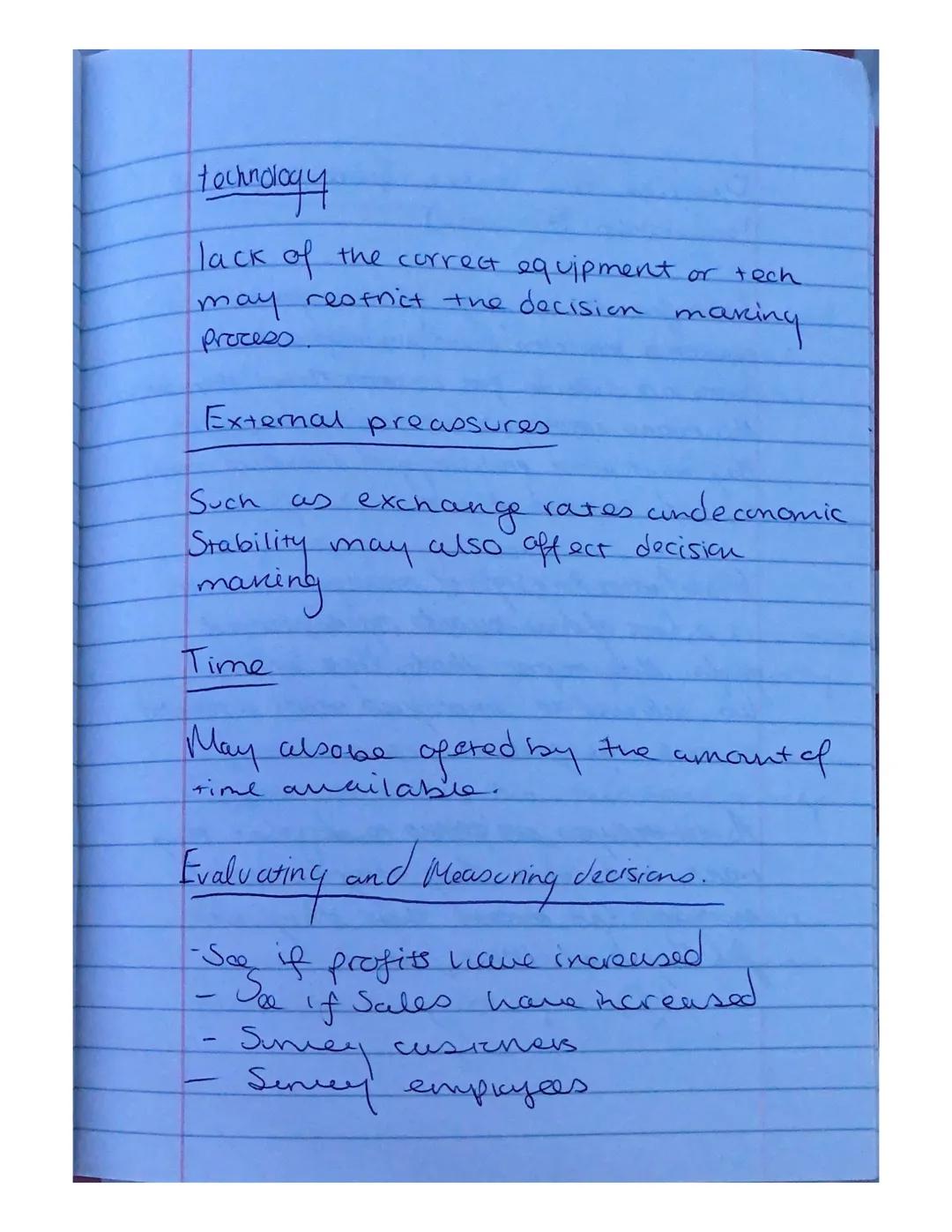 Role of the manager
Per
-Plans - Prepareing the future
- organises - having resources roady und purting to win
commands - ensuring employees