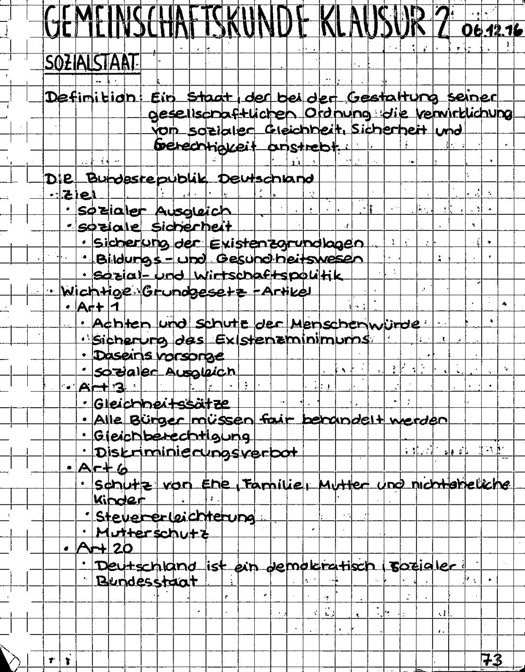 # GEMEINSCHAFTSKUNDE KLAUSUR 2 06.12.16
SOZIALSTAAT
Definition: Ein Staat, der bei der Gestaltung seiner
gesellschaftlichen Ordnung die ve